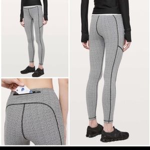 Lululemon Speed Up Tight *Full-On Luxtreme 28"Teeny Tooth White Black